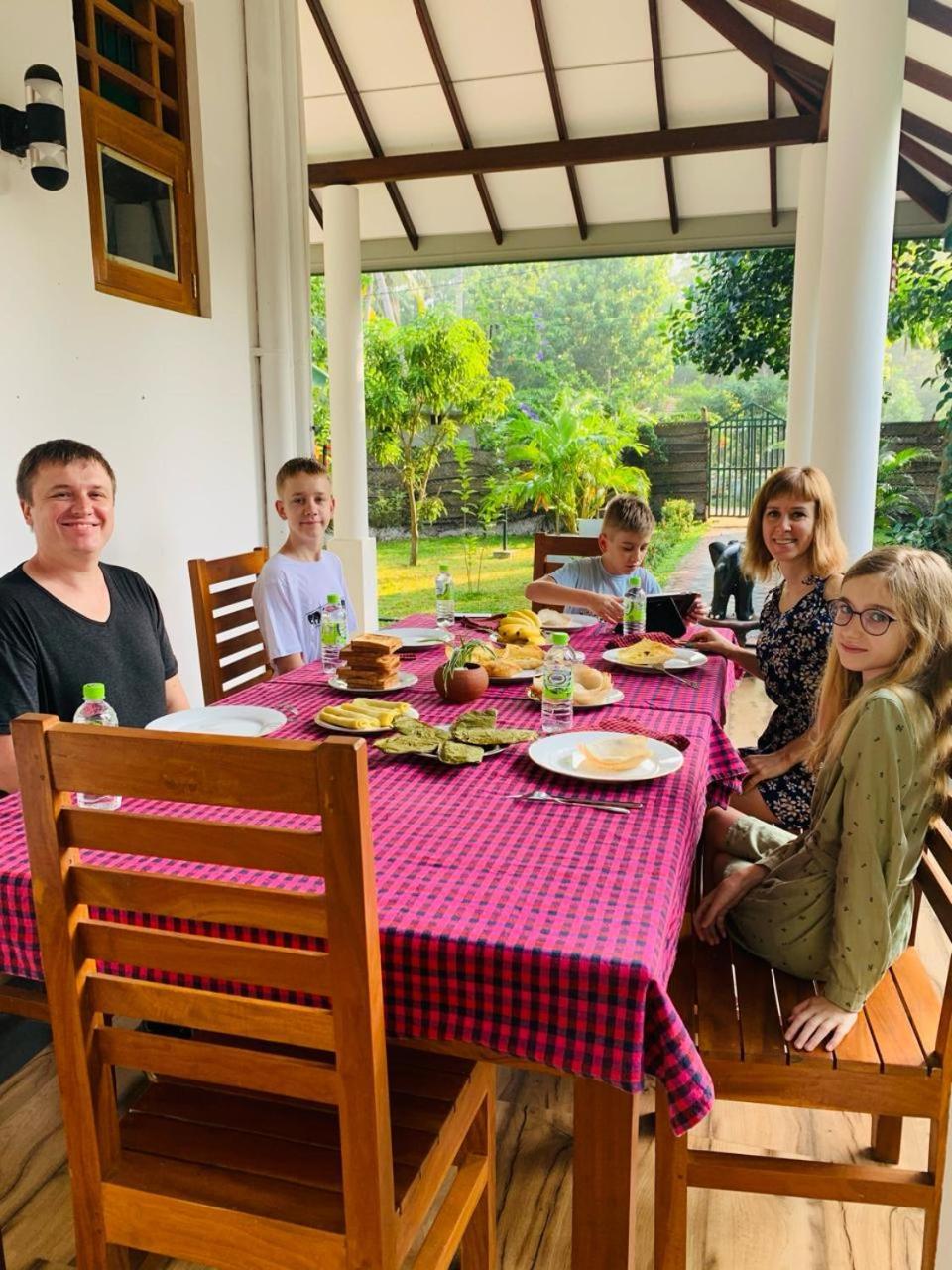 Yala Safari River View Hotel 티사마하라마 외부 사진