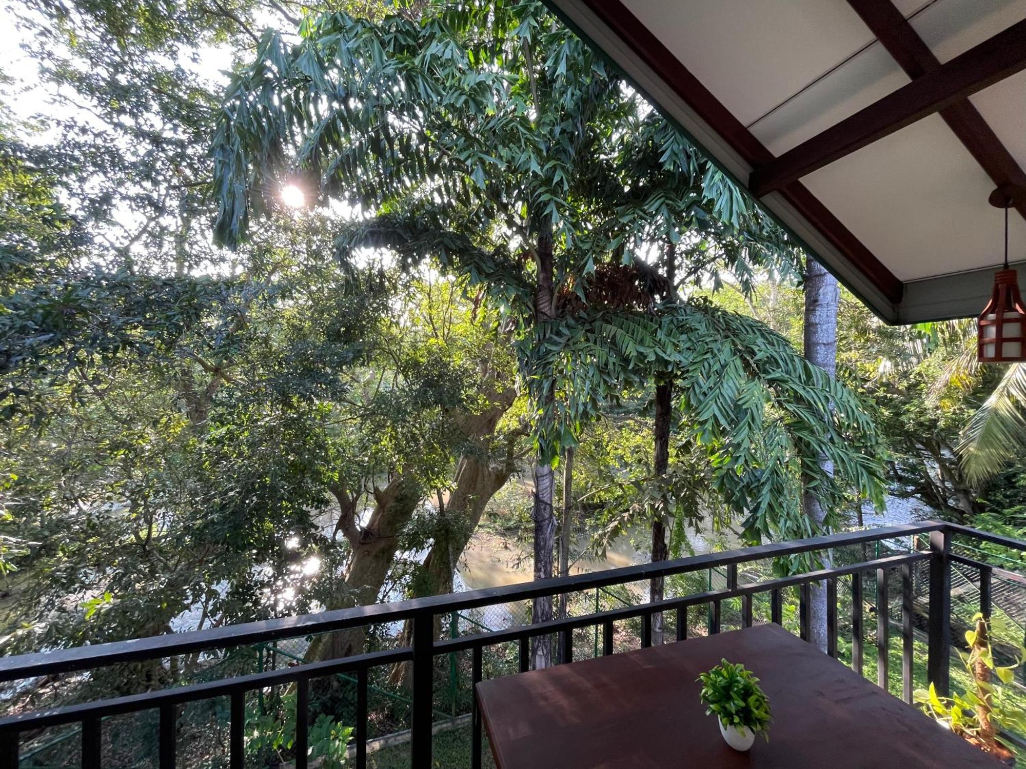 Yala Safari River View Hotel 티사마하라마 외부 사진
