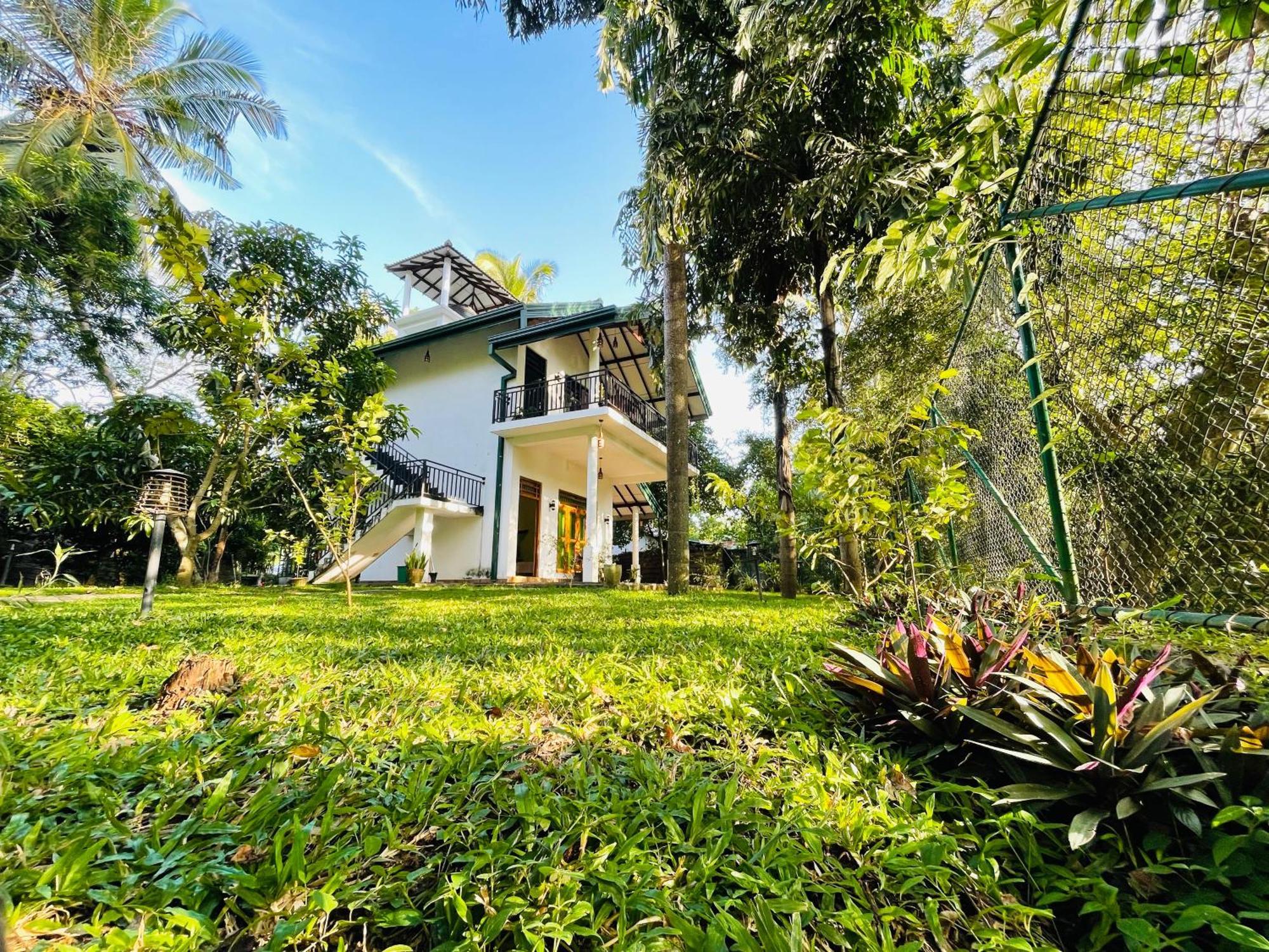 Yala Safari River View Hotel 티사마하라마 외부 사진