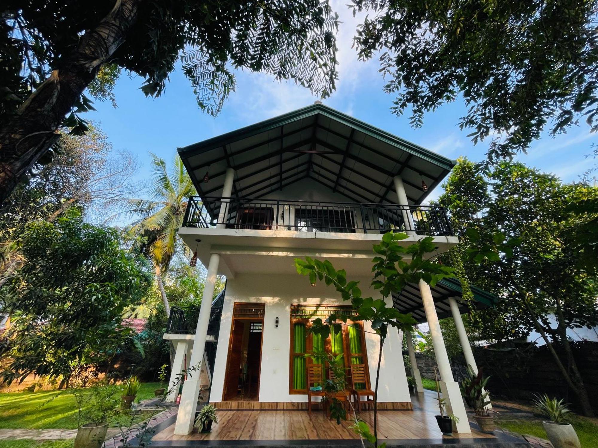 Yala Safari River View Hotel 티사마하라마 외부 사진