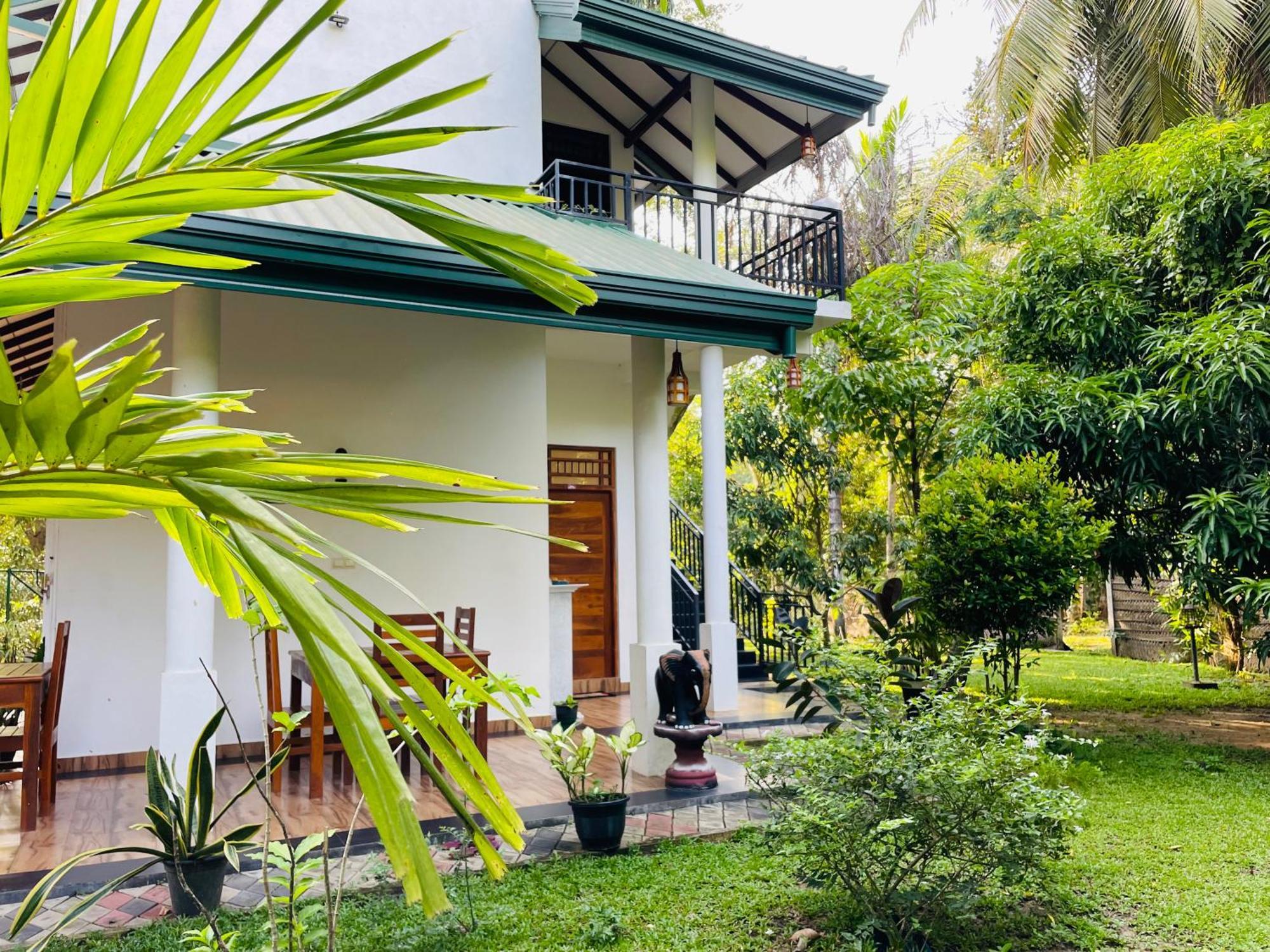 Yala Safari River View Hotel 티사마하라마 외부 사진