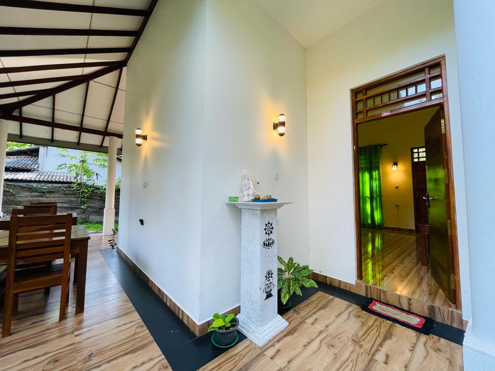 Yala Safari River View Hotel 티사마하라마 외부 사진