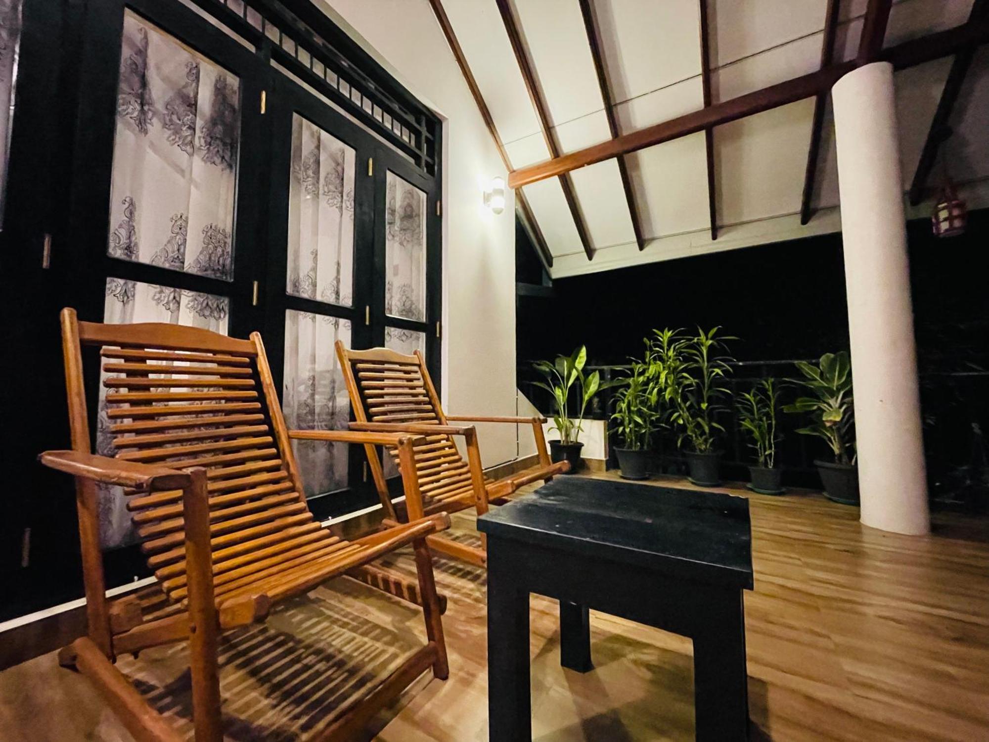 Yala Safari River View Hotel 티사마하라마 외부 사진
