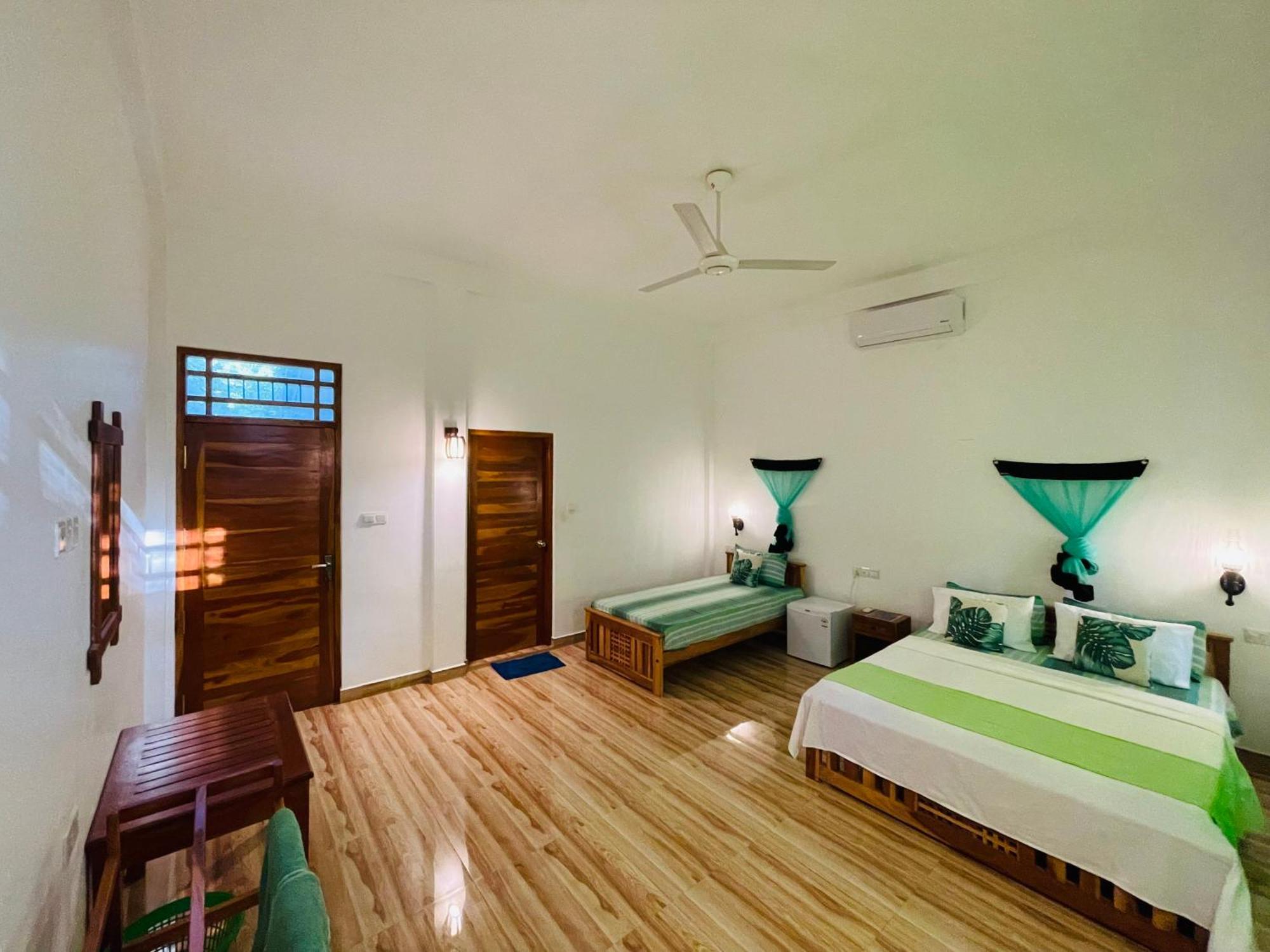 Yala Safari River View Hotel 티사마하라마 외부 사진