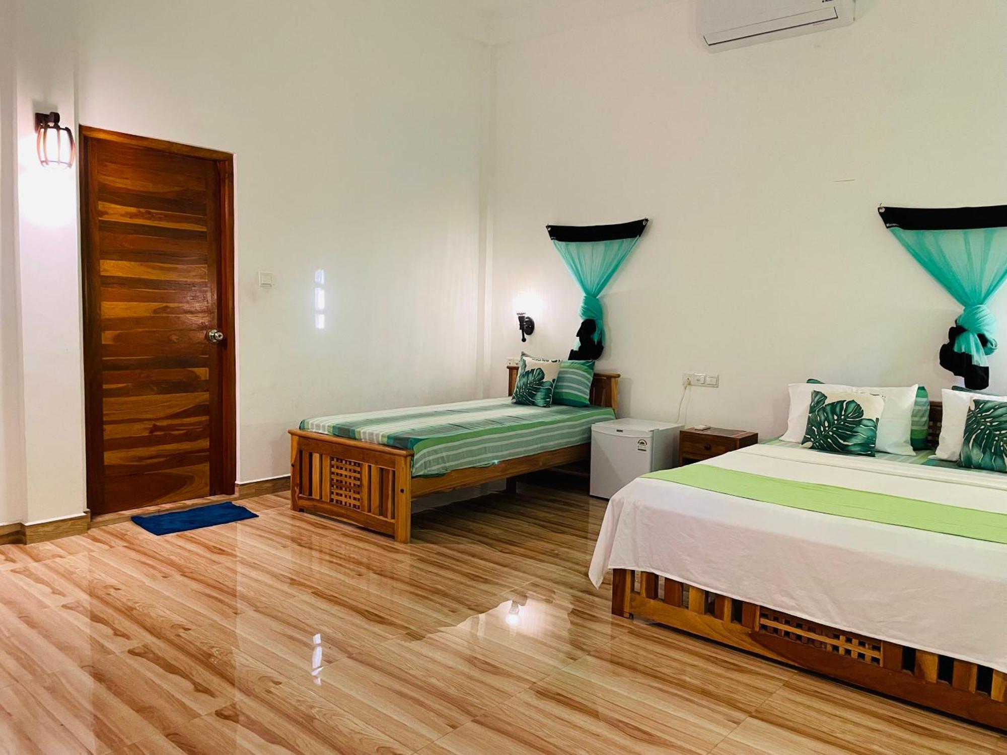 Yala Safari River View Hotel 티사마하라마 외부 사진