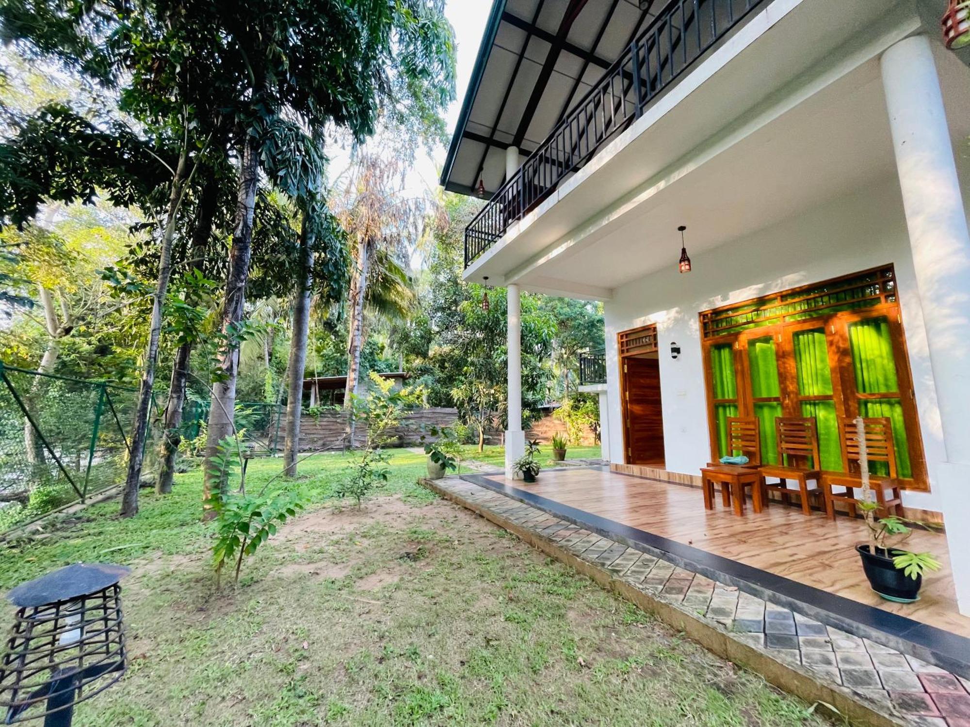Yala Safari River View Hotel 티사마하라마 외부 사진