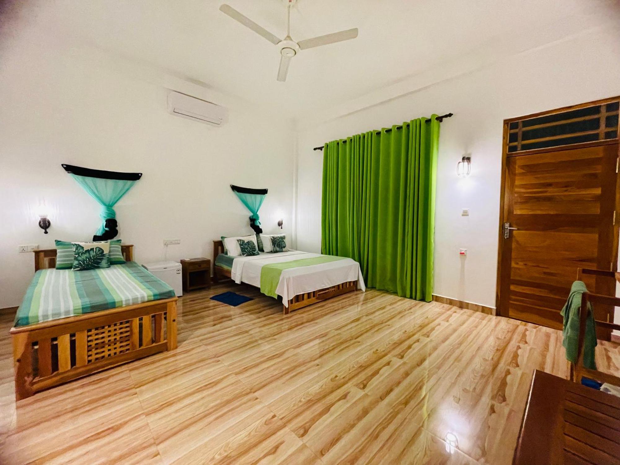 Yala Safari River View Hotel 티사마하라마 외부 사진