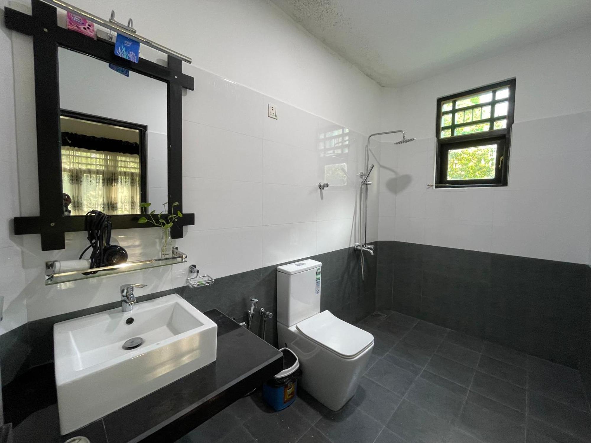 Yala Safari River View Hotel 티사마하라마 외부 사진