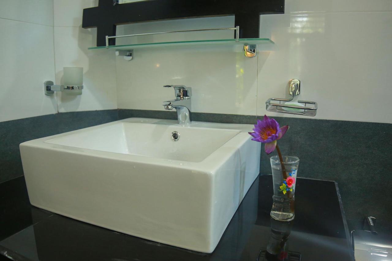 Yala Safari River View Hotel 티사마하라마 외부 사진